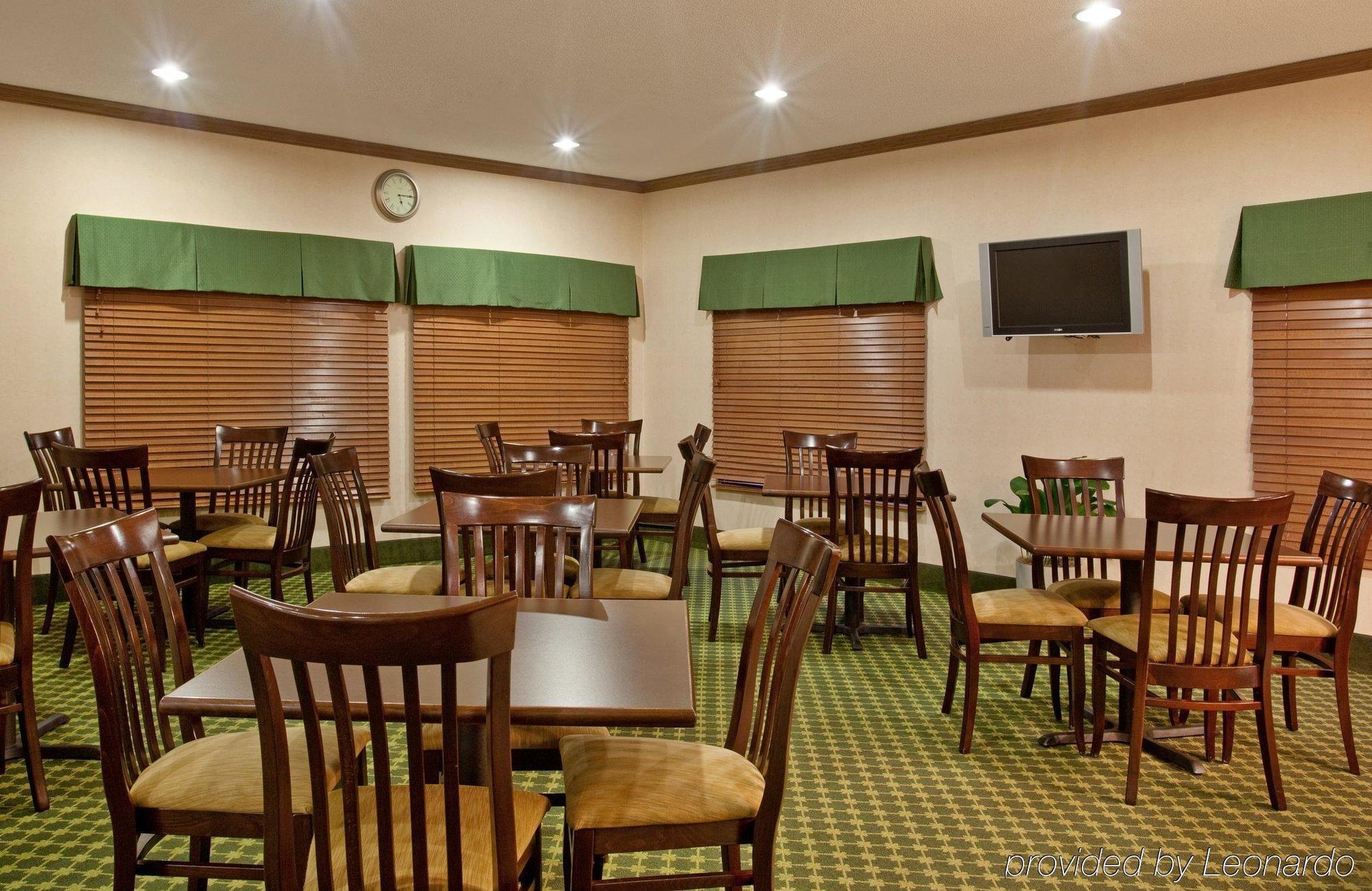 Baymont By Wyndham Merrillville Restaurant photo