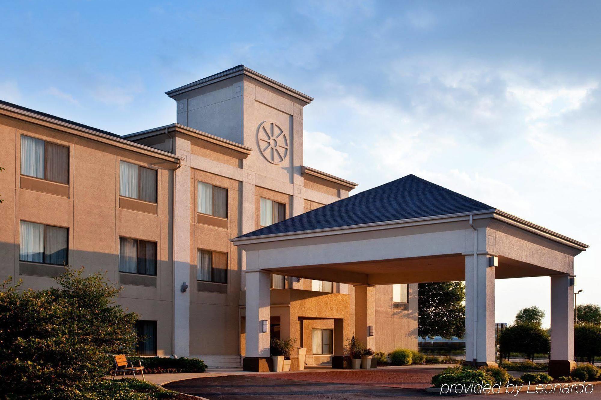 Baymont By Wyndham Merrillville Exterior photo