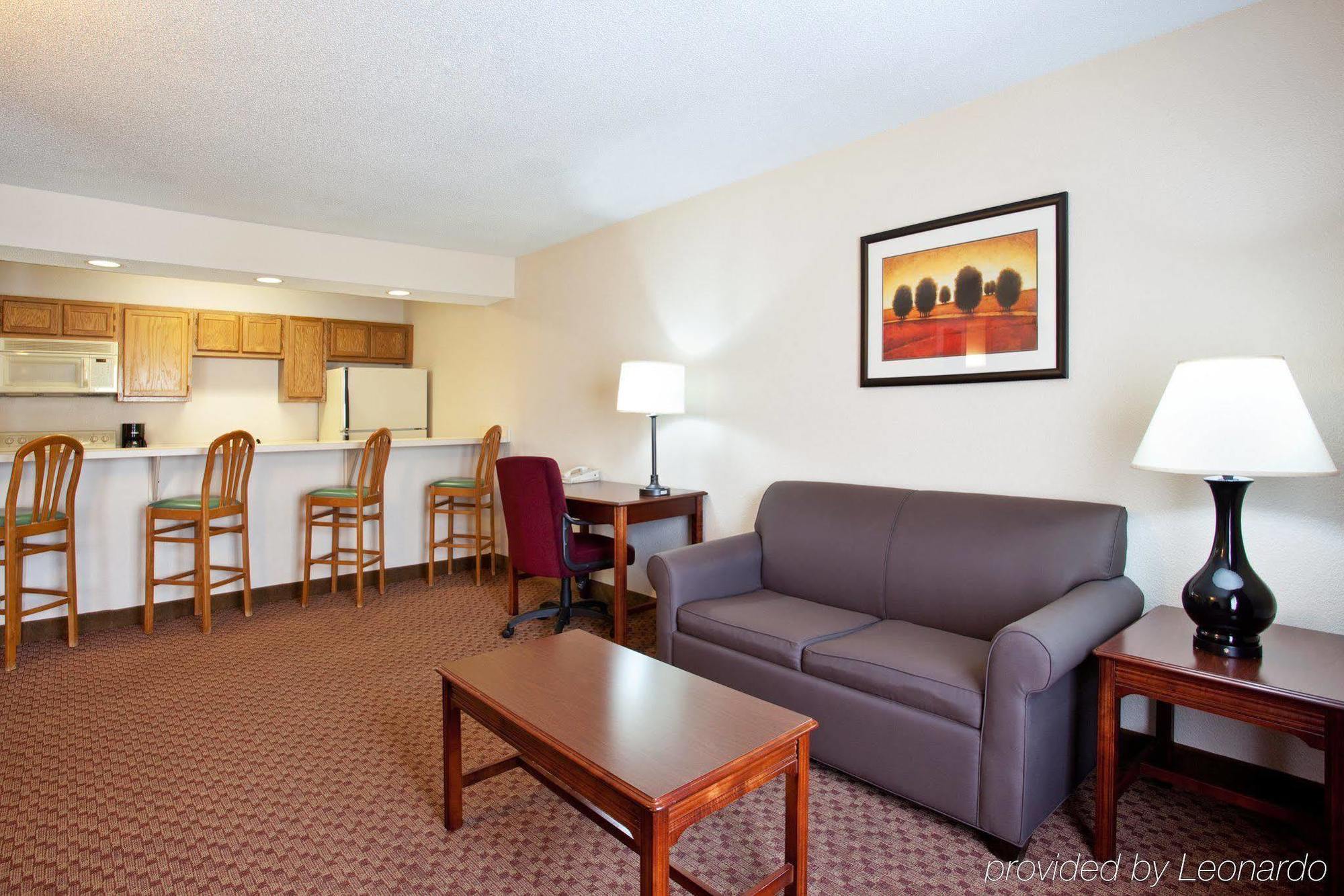 Baymont By Wyndham Merrillville Room photo