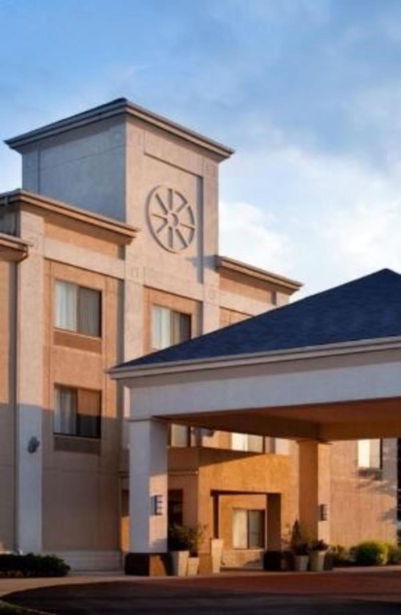 Baymont By Wyndham Merrillville Exterior photo
